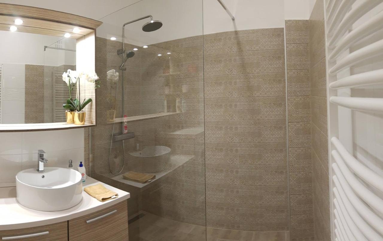 פץ' Fonix Family Apartment A Step From Szechenyi Square מראה חיצוני תמונה