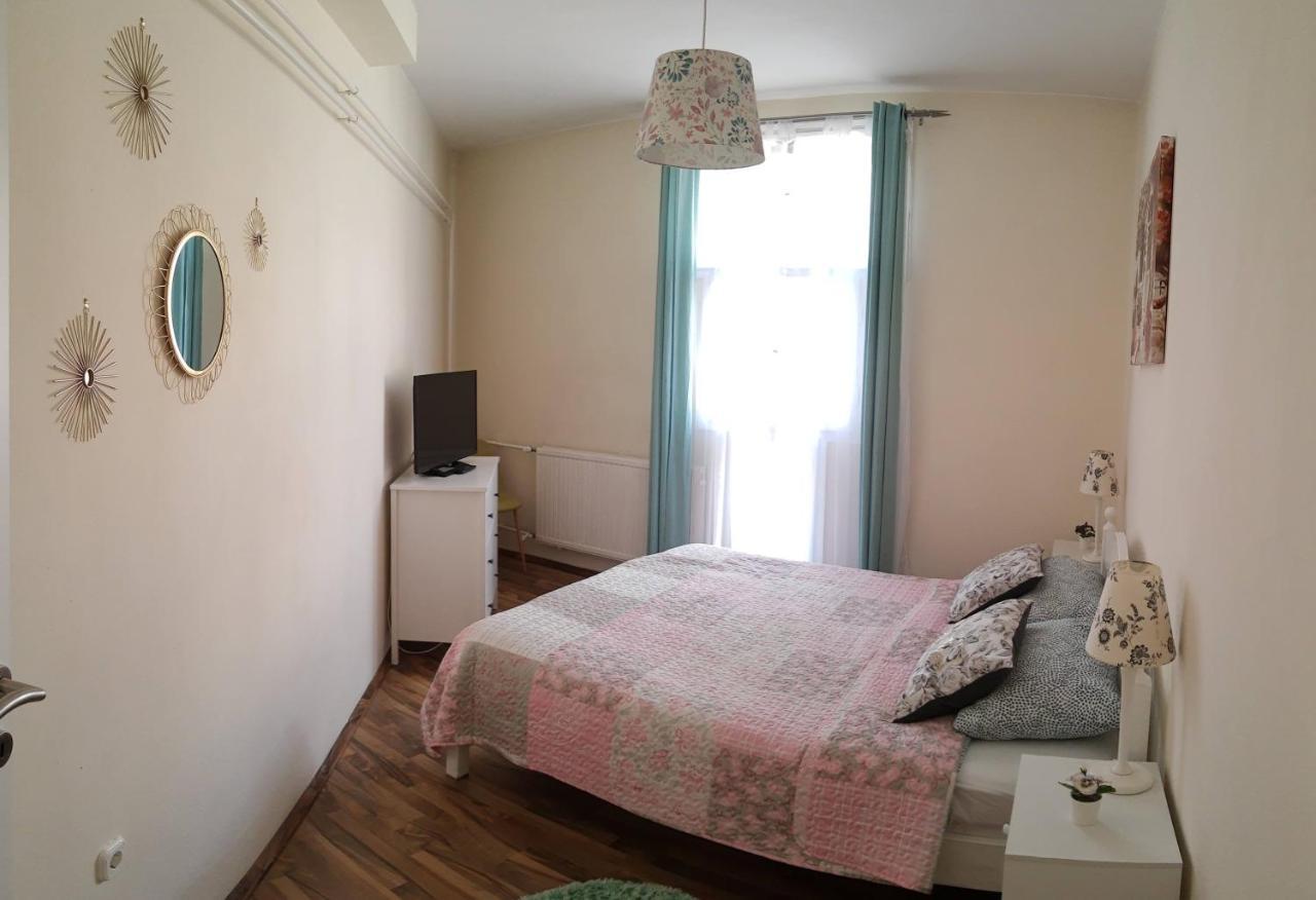 פץ' Fonix Family Apartment A Step From Szechenyi Square מראה חיצוני תמונה