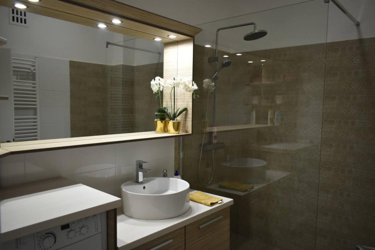 פץ' Fonix Family Apartment A Step From Szechenyi Square מראה חיצוני תמונה